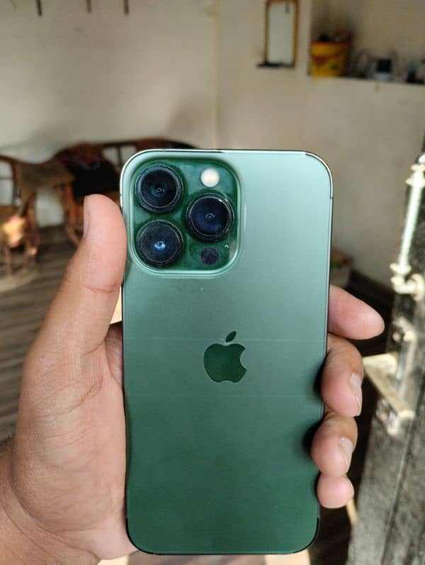 iPhone 13 pro JV 1