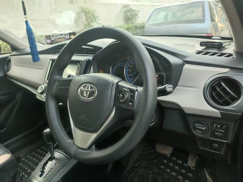 Toyota Corolla Axio 2014 7