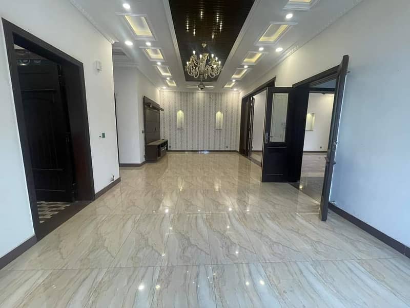 10 Marla Upper Portion For Rent in Bahria Town Lahore. 3