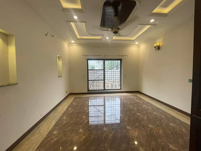 10 Marla Upper Portion For Rent in Bahria Town Lahore. 6