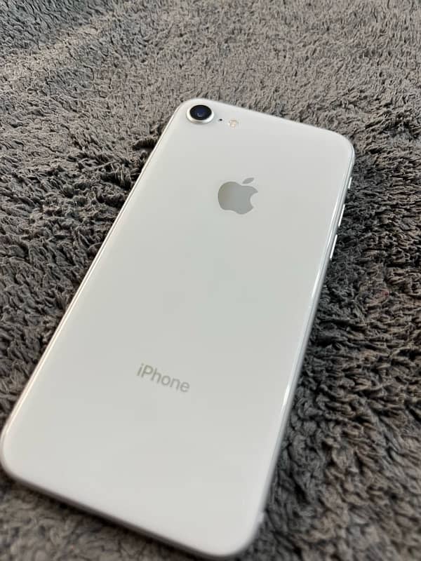 Iphone -8 waterpack non pta 90 % 1