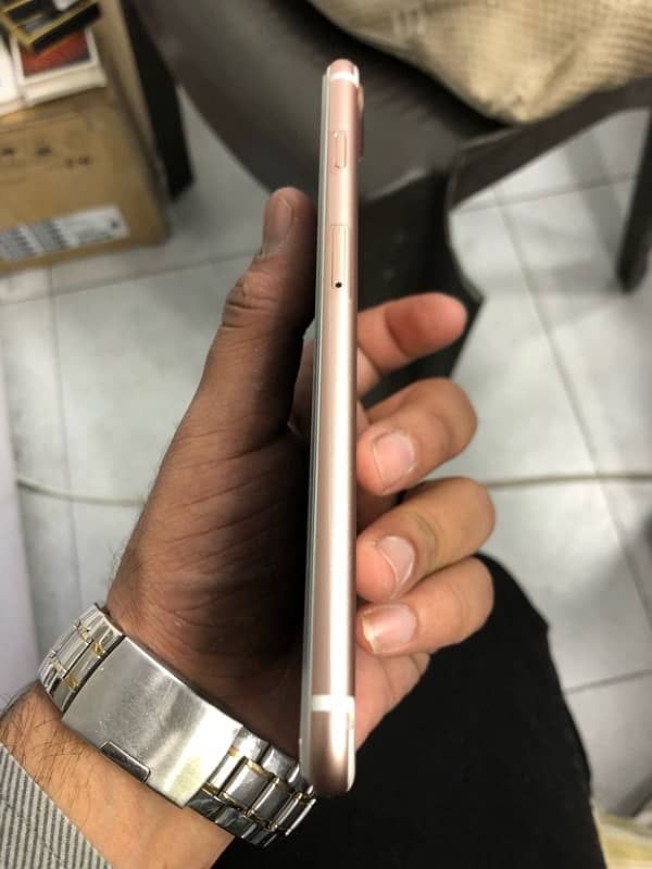 iphone 7+ 256gb pta 3