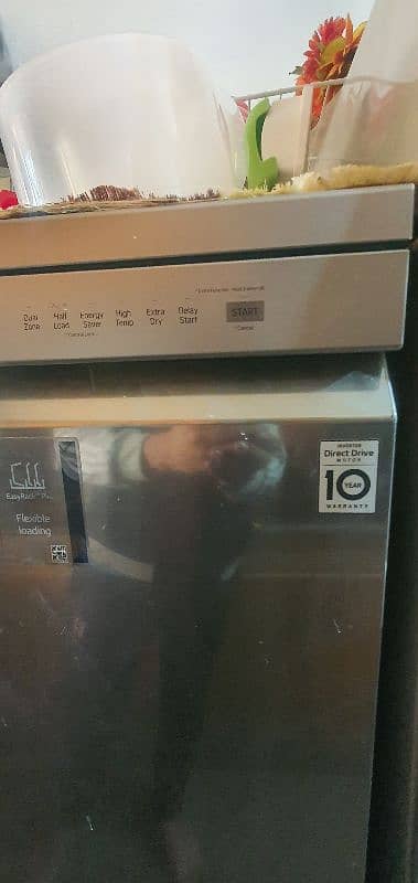 LG Dishwasher with Inverter Direct Drive - DFB512FP 12