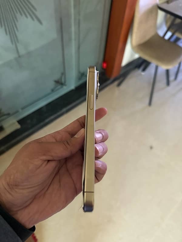 IPHONE  15 Pro Max (256GB) 3