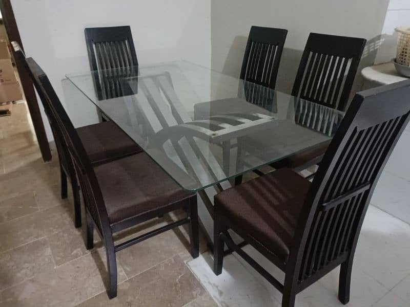 Dining table with 6 chairs. 1