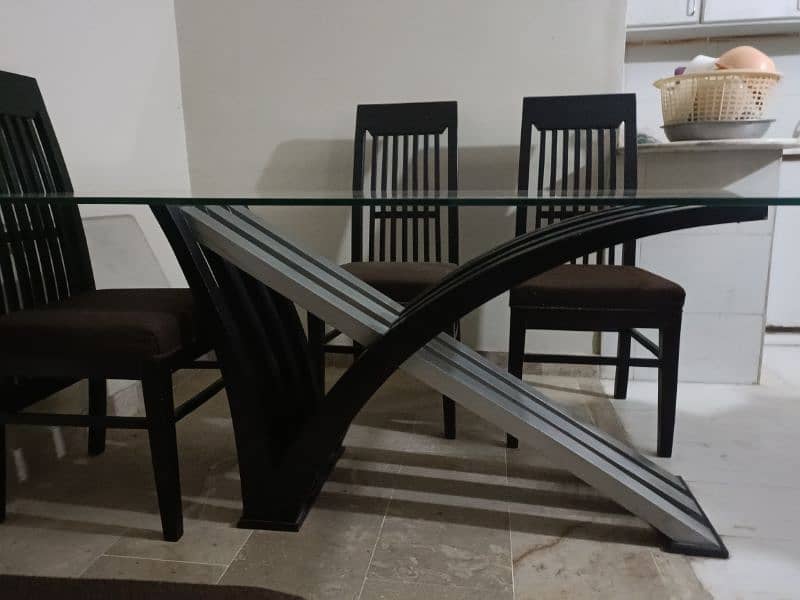 Dining table with 6 chairs. 3