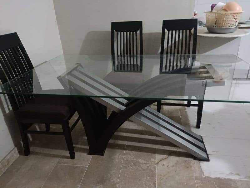 Dining table with 6 chairs. 4