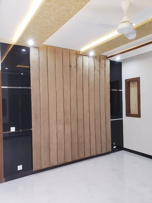 10 Marla Lower Portion For Rent in Bahria Town Lahore. 8