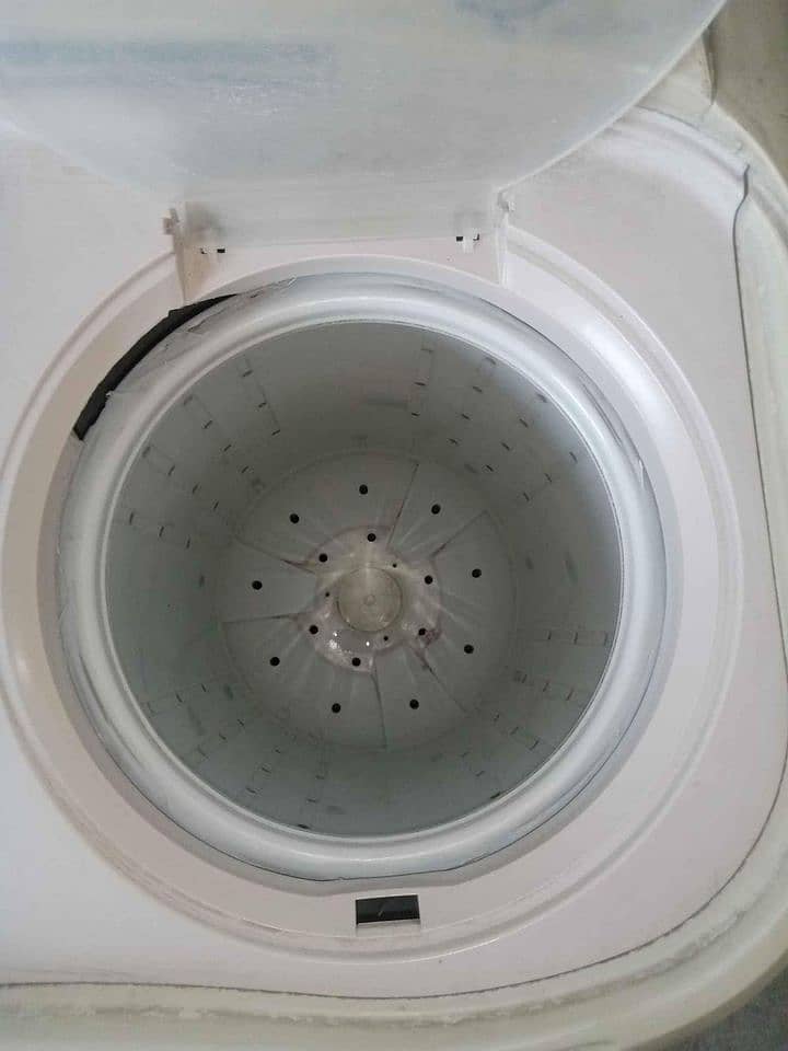 Haier Washing Machine with dryer 8kg 8