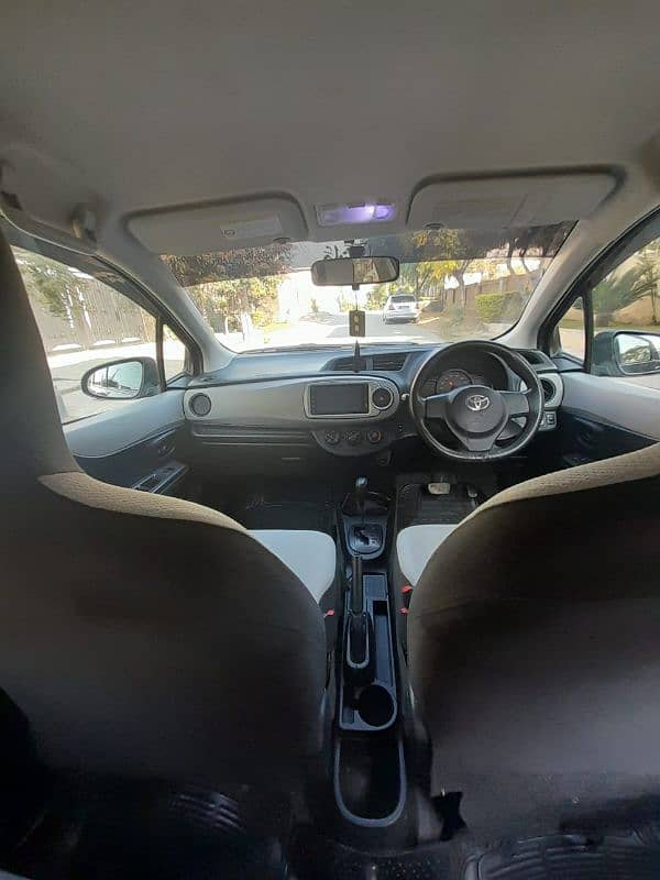 Toyota Vitz 2012, Islamabad registered, best condition. 4