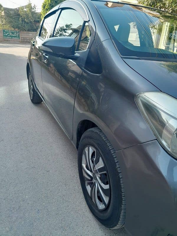 Toyota Vitz 2012, Islamabad registered, best condition. 7