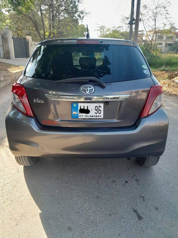 Toyota Vitz 2012, Islamabad registered, best condition. 9