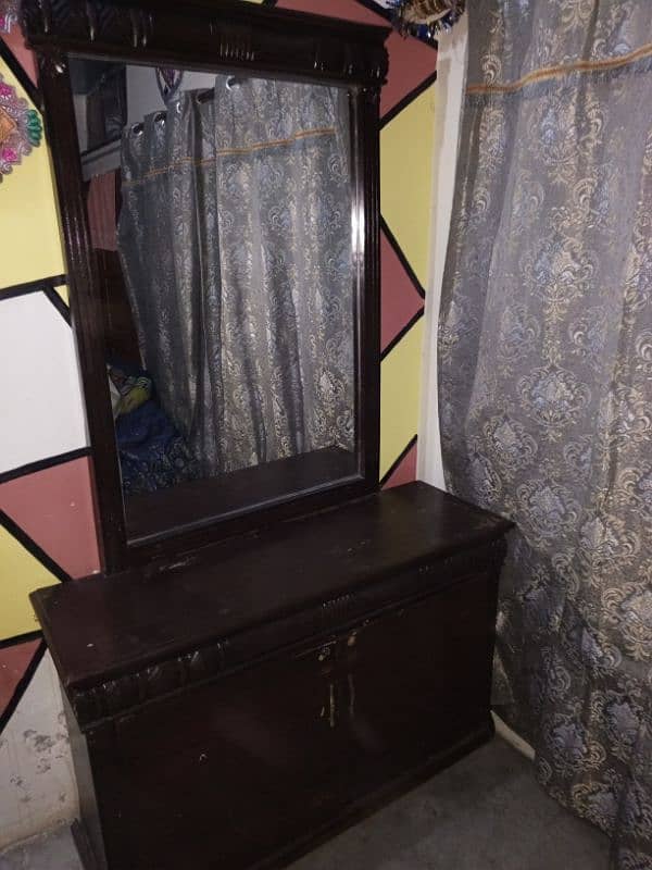 bed or drasing urgent sale 0