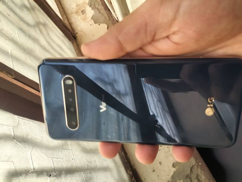 LG v60 think 0