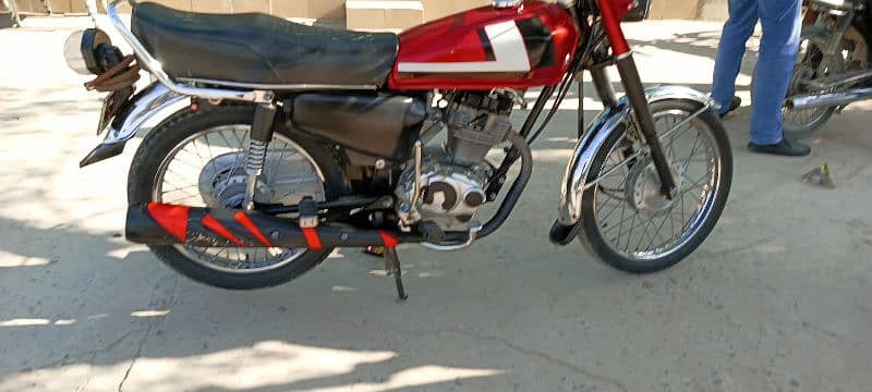 Honda 125 for sale urgently 2nd owner hn  mry name py ha 1