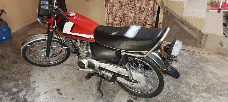 Honda 125 for sale urgently 2nd owner hn  mry name py ha 7