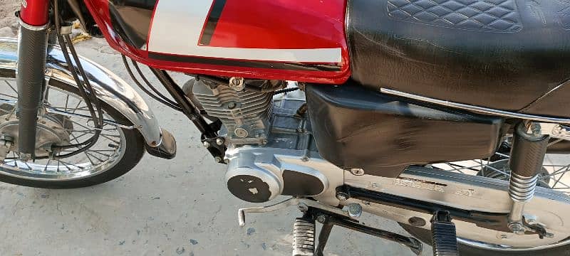 Honda 125 for sale urgently 2nd owner hn  mry name py ha 9