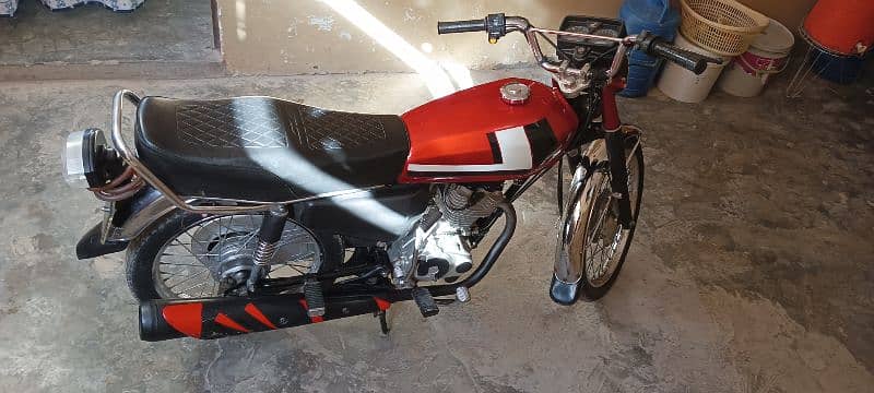 Honda 125 for sale urgently 2nd owner hn  mry name py ha 11