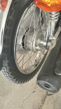 Honda 125 Original Rim with hub