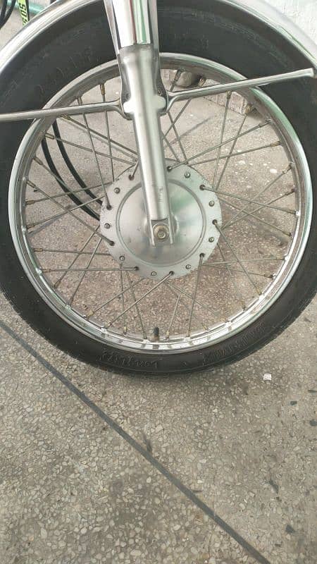 Honda 125 Original Rim with hub 3