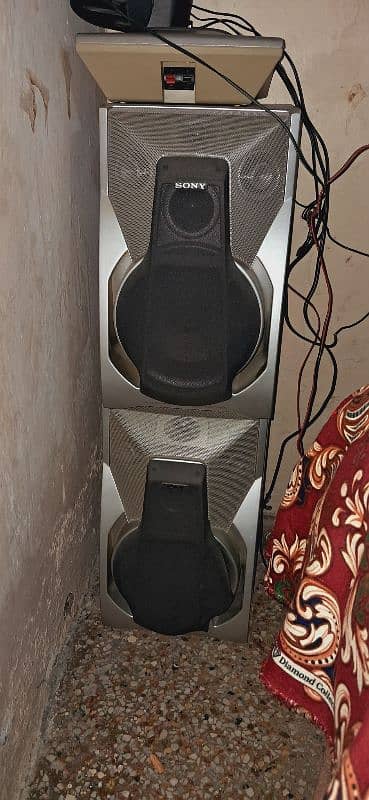 15000 sony speaker for sale 100 working nice sond sony brand 5