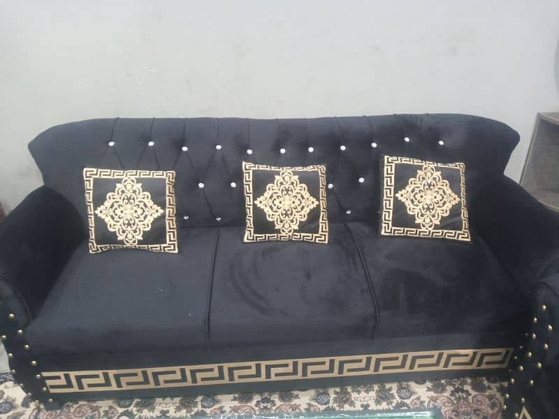 7 Seater Sofa In 10/10 condition in reasonable price 2