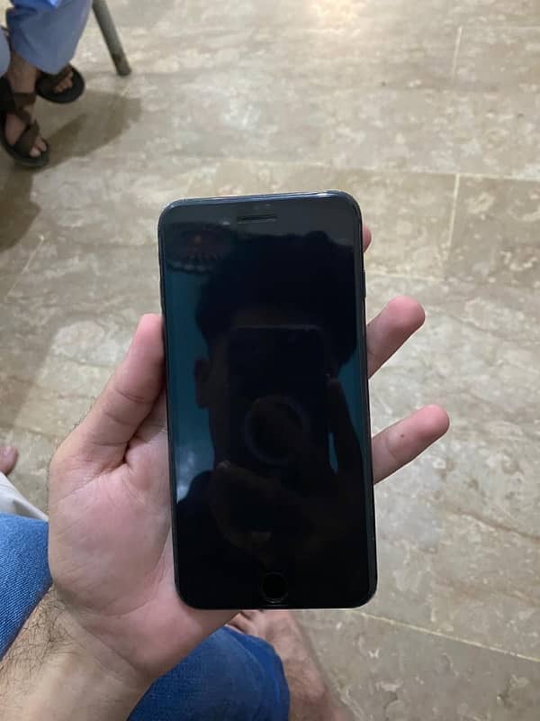 iphone 8 plus ( pta Approved ) 4