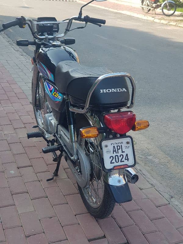 Honda CD 70 2024 3