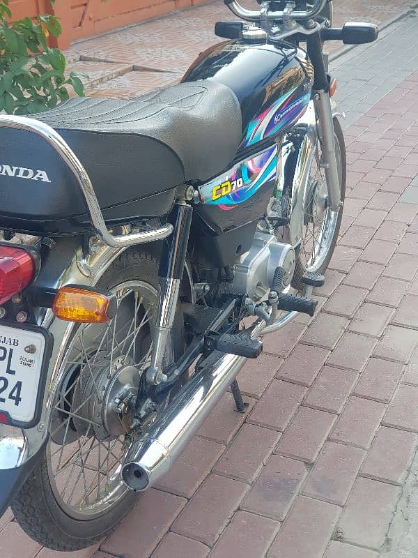 Honda CD 70 2024 4