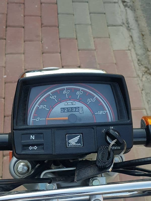 Honda CD 70 2024 7