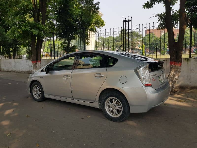 Toyota Prius 2011 5