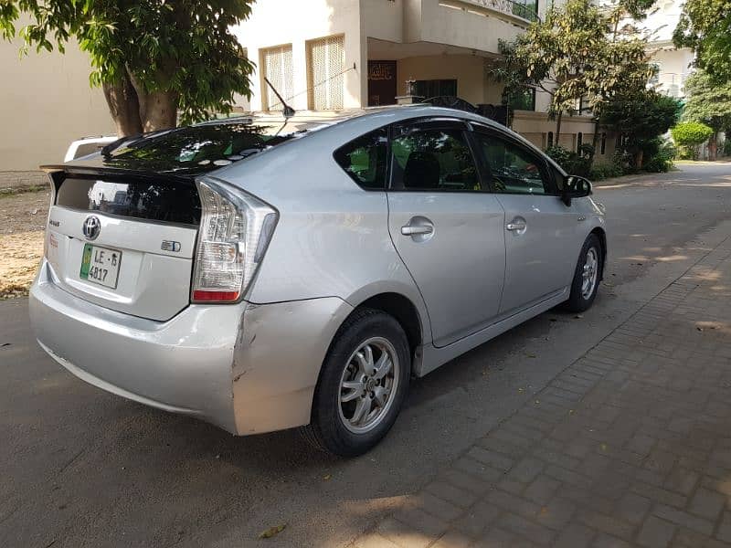 Toyota Prius 2011 13