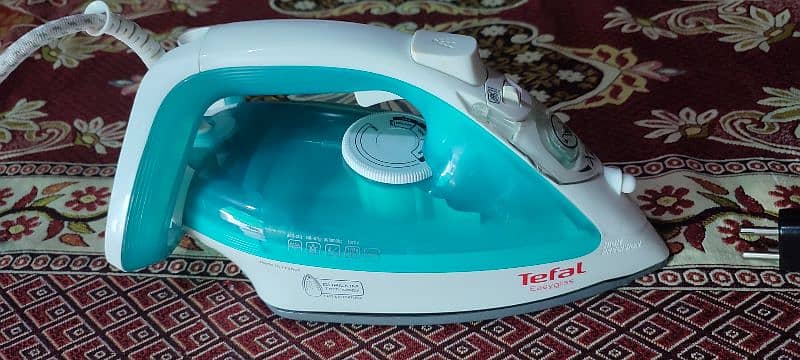 Steam Iron Tefal 1