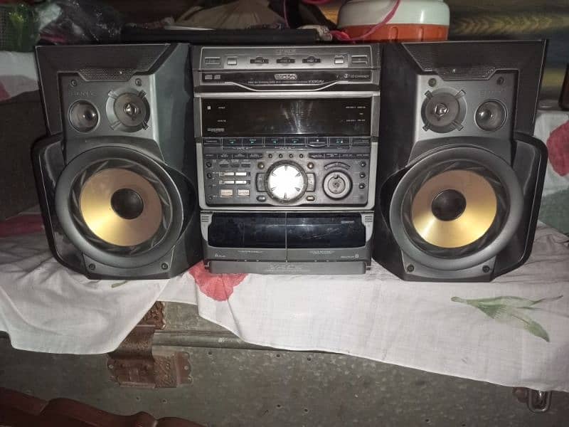 Speaker is Excellent condition 5