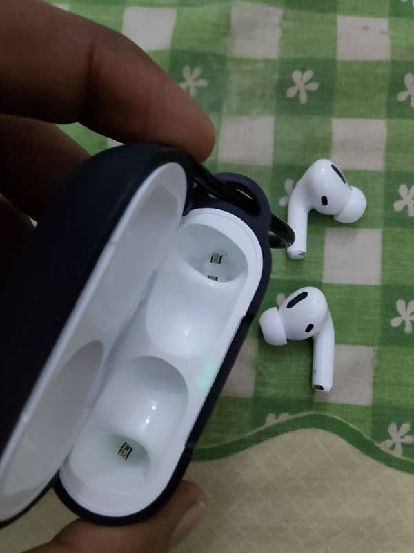 AIR PODS PRO 4