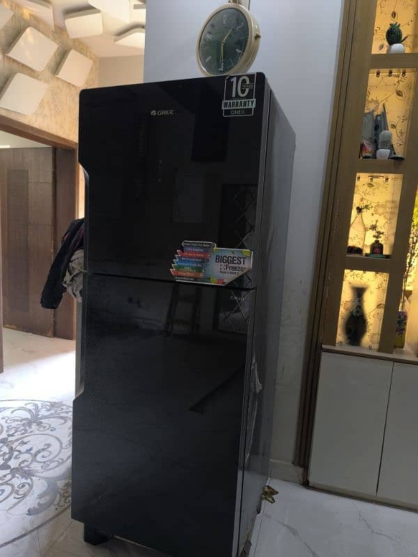 gree full size glass door refrigerator 0