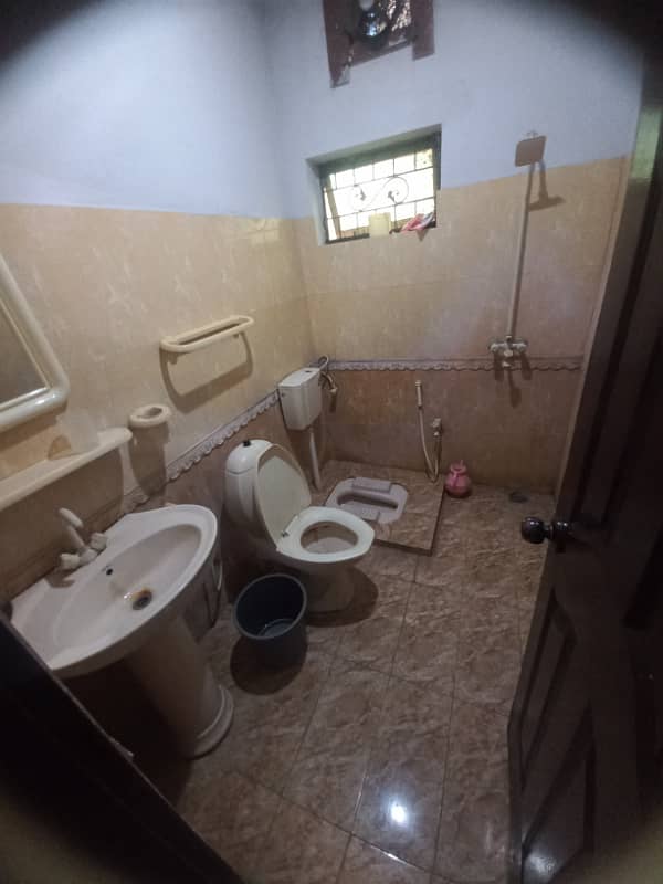 10 Marla lower portion for rent available in Valencia Housing Society Lahore 19