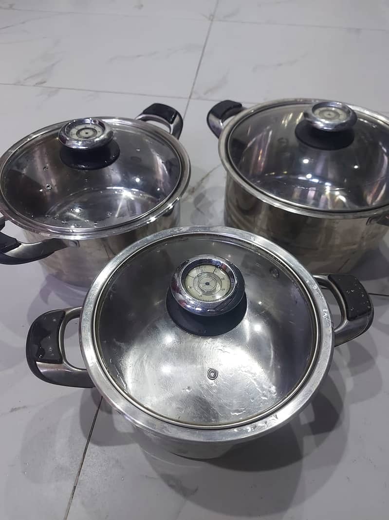 Cooking Pots Less used 0