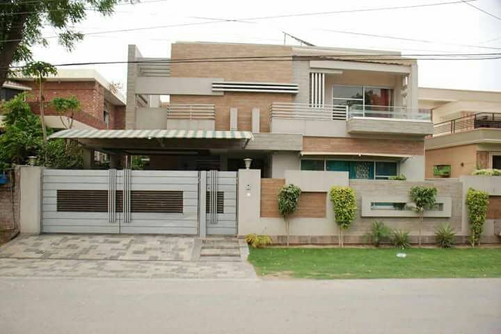 01 Kanal Slightly Used Well Maintained Like Brand New Modren Designe Bungalow For Sale In DHA Phase-4 Near To Park 0