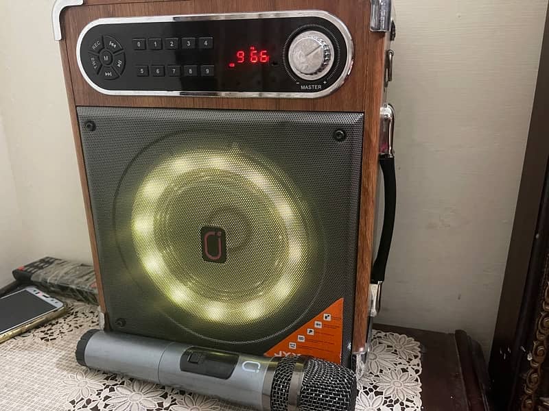 Mehfil speaker sound with mic 0