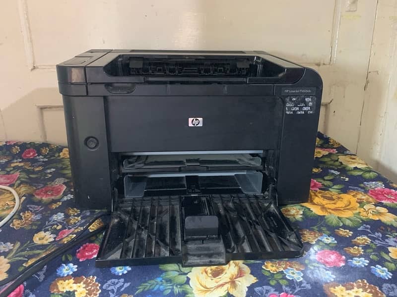 hp laser jet p1606dn 0