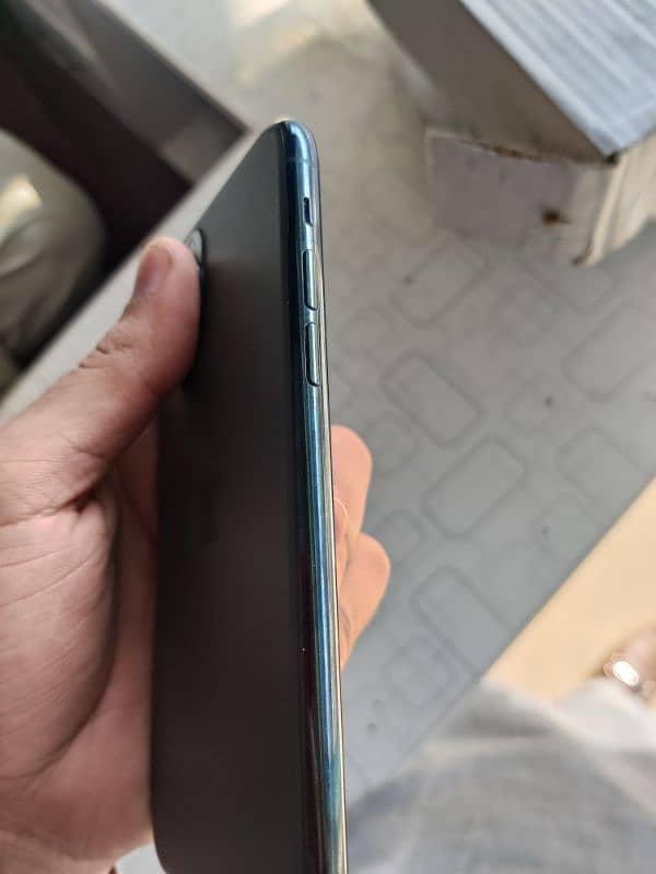 iphone 11pro Non Pta Lush Condition 2