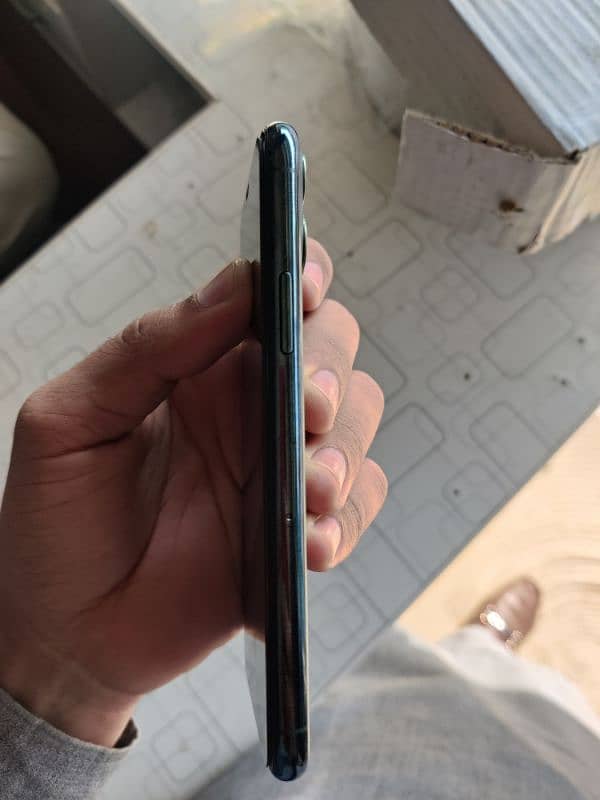 iphone 11pro Non Pta Lush Condition 3