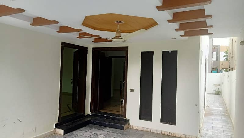 8 MARLA SLIGHTLY USED HOUSE FACING PARK HOUSE FOR SALE IN BAHRIA TOWN LAHORE 6