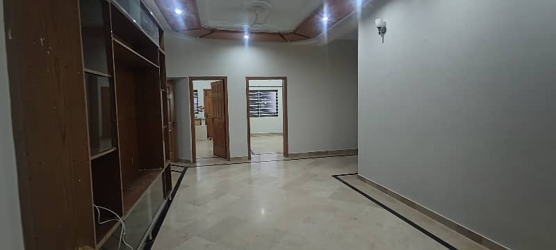 corner 10 Marla's upper Portion For Rent 5