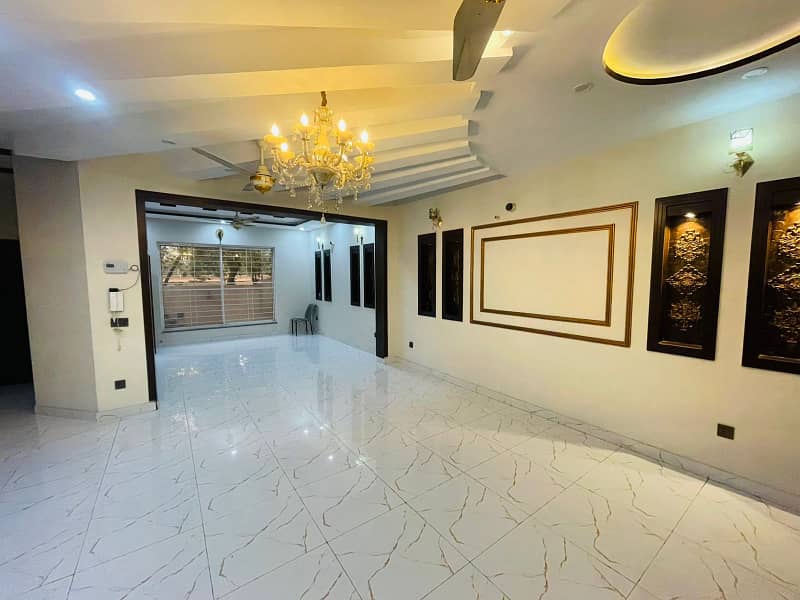 10 MARLA LUXURY HOUSE FOR SALE ON MAIN BOULEVARD BAHRIA TOWN LAHORE (100% ORIGINAL AD) 8