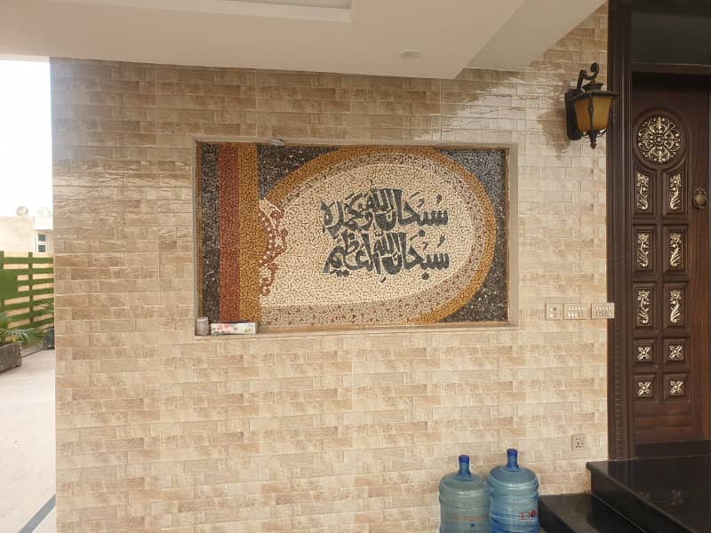 1 Kanal Beautiful House For Sale on 400Sqft Main Boulevard Bahria Orchard 24