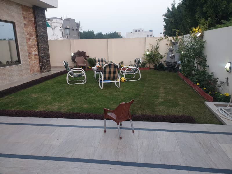 1 Kanal Beautiful House For Sale on 400Sqft Main Boulevard Bahria Orchard 33