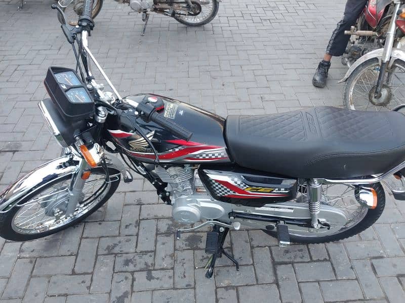 honda 125 black colour 0