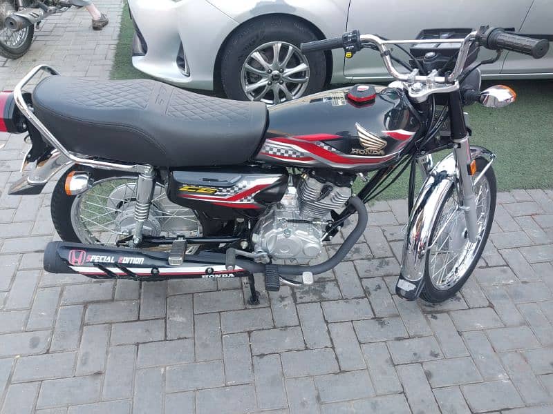 honda 125 black colour 1